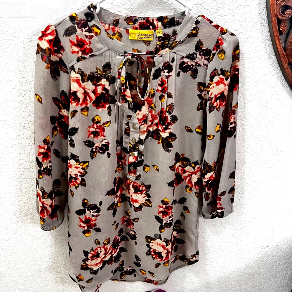 Lot of 2 Vera wang blouses